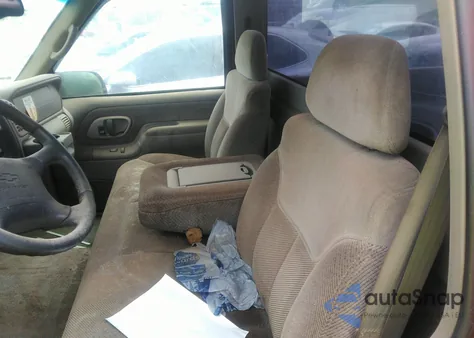 1997 Chevrolet C1500 Fleetside z USA, uszkodzony, nr VIN 1GCEC14RXVZ196205